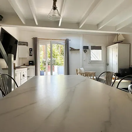 Charmante Maison 4 Pers, Terrasse, Parking, Animaux Admis, Wifi - Fr-1-705-62 Semesterbostad