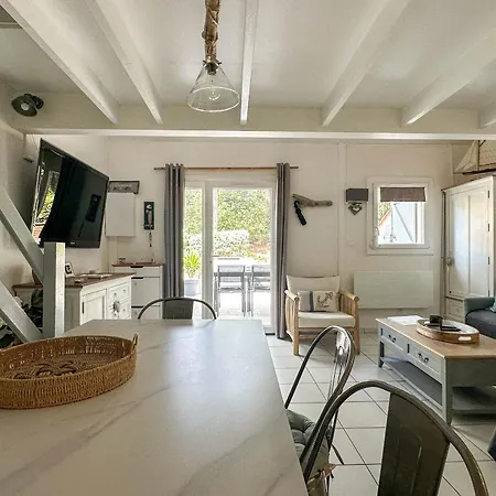 Casa vacanze Charmante Maison 4 Pers, Terrasse, Parking, Animaux Admis, Wifi - Fr-1-705-62 *