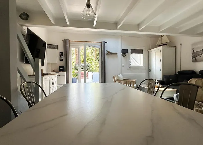 Charmante Maison 4 Pers, Terrasse, Parking, Animaux Admis, Wifi - Fr-1-705-62 Holiday home