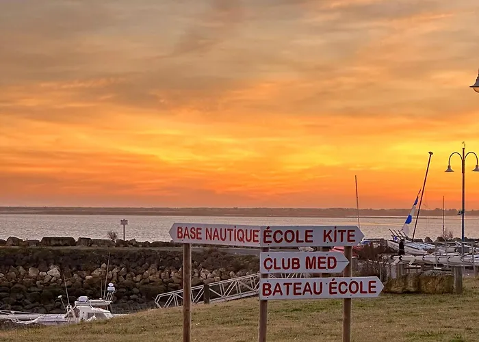 Holiday home Charmante Maison 4 Pers, Terrasse, Parking, Animaux Admis, Wifi - Fr-1-705-62